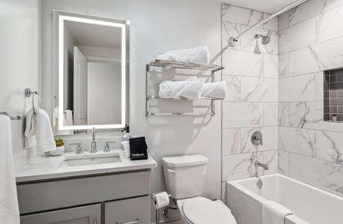 Central Business District Bed & Breakfast | The Eleanor 10BD/10B, All King Bedrooms w Ensuites