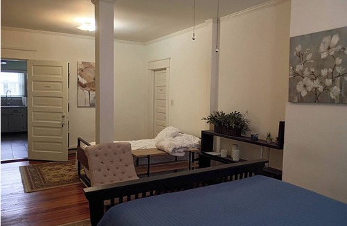 Henderson Bed & Breakfast | The Eleanor on Belle - Suite 1