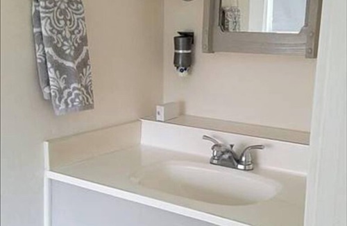 Henderson Bed & Breakfast | The Eleanor on Belle - Suite 2