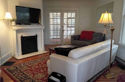 Henderson Bed & Breakfast | The Eleanor on Belle - Suite 2