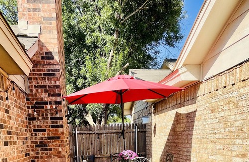 Lubbock House | The Electric Townhome * 3bed/2bath