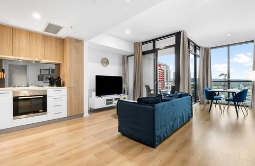 Adelaide Central Business District Apartment | The elegant 1BR CBD Apt - City view - Parking