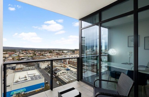 Adelaide Central Business District Apartment | The elegant 1BR CBD Apt - City view - Parking
