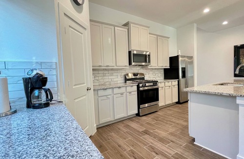 Rosenberg House | The elegant home at 5 star location close to highway 59 within beautiful park