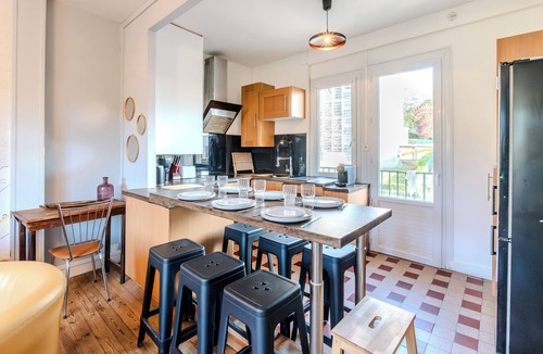 Quartier du vieux cimetiere Apartment | The elegant Japandi-200m from train station-Wifi-Nefflix