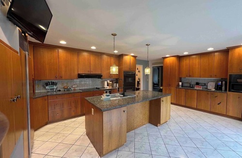 Dauberville House | The Elegant Retreat.