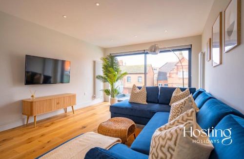 Henley House | The Elizabeth Suite - 3 Bedroom With Parking