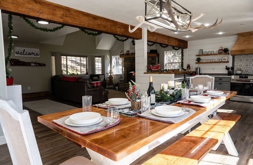 Cloudcroft Cabin | The Elk Chateau | Luxury Cloudcroft Cabin w/Theater 🎬 Arcade & Stunning Views