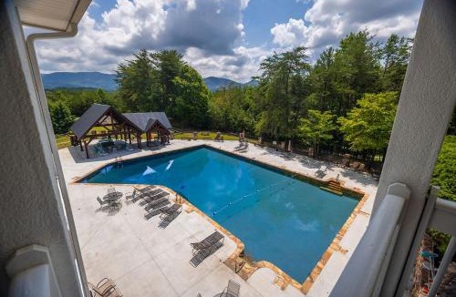 Ellijay Hotel | The Ellijay Resort