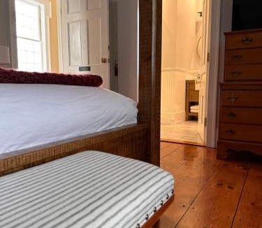 Colchester Bed & Breakfast | The Ellis Inn