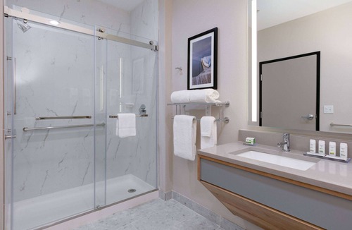 Little Elm Hotel | The Elm, a Ramada by Wyndham
