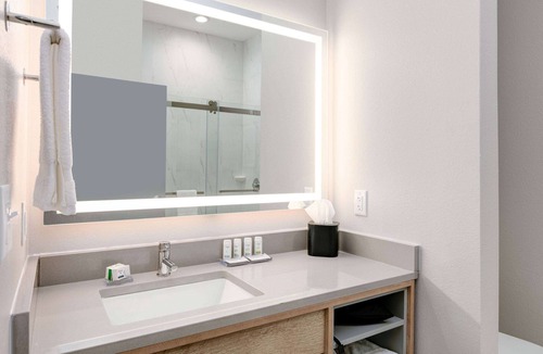 Little Elm Hotel | The Elm, a Ramada by Wyndham