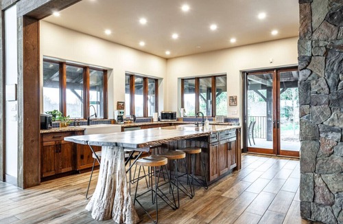 Hamilton Apartment | The Elmwood Wellness Estate