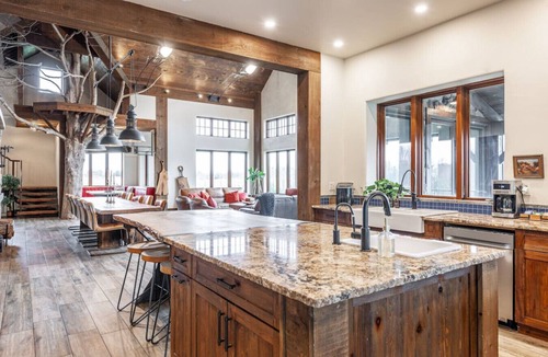 Hamilton Apartment | The Elmwood Wellness Estate