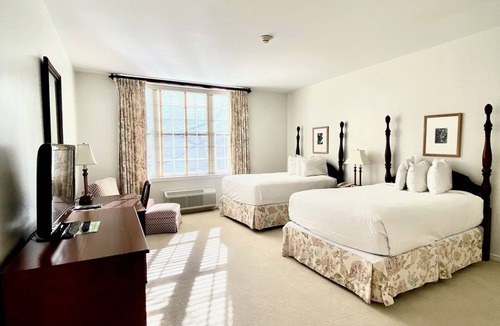 Amherst Hotel | The Elston Inn and Conference Center