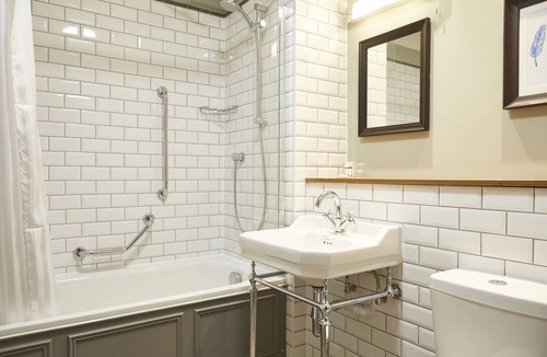 Camberley Hotel | The Ely Hotel by Chef and Brewer Collection