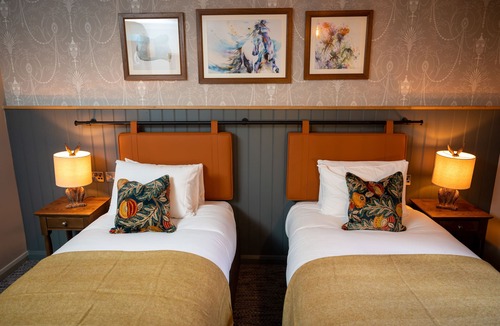 Camberley Hotel | The Ely Hotel by Chef and Brewer Collection