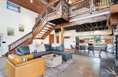 Granville Apartment | The Elysian Retreat