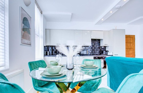 Sutton Central Apartment | The Emerald , 1 Bed Apartment, High St, Sutton