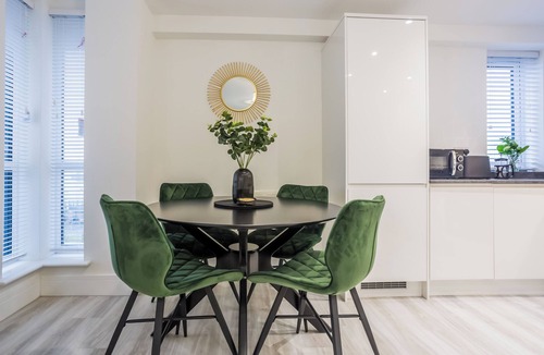 Washington Apartment | The Emerald at Parsons House