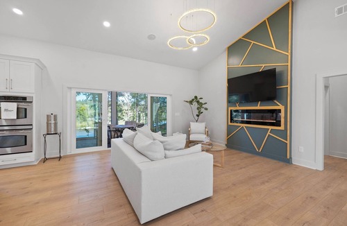 Lake Oconee House | 'The Emerald Cove Residence' Lake Oconee Luxury!
