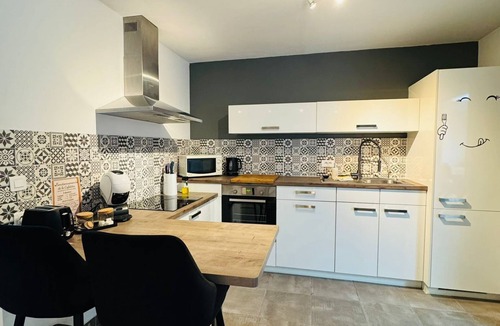 Bourg Pelousiere House | The emerald