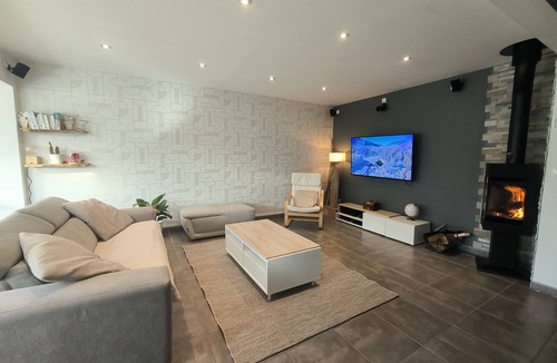 Bourg Pelousiere House | The emerald