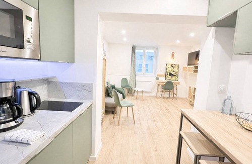 Mons-en-Baroeul Apartment | The Emerald Studio