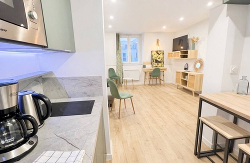 Mons-en-Baroeul Apartment | The Emerald Studio
