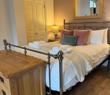 Edgbaston Apartment | The Emerald Suite, Birmingham