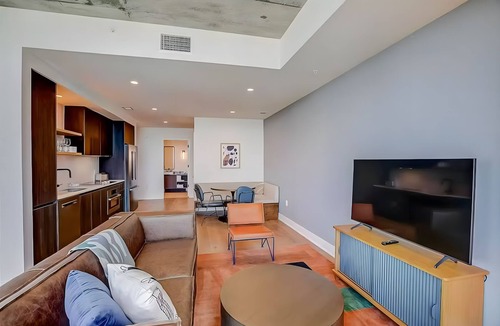 Rainey Street Historic District House | The Emma Penthouse | 29th Floor, Views, Pool | 1 Blk to Rainey St | AvantStay