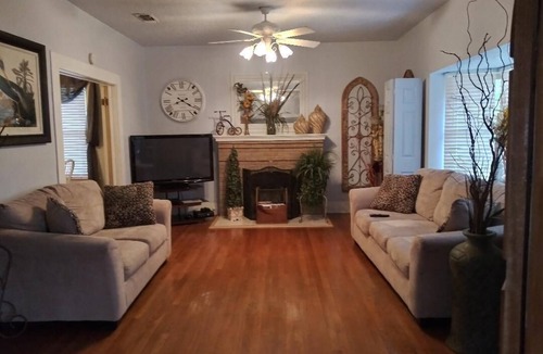 Jefferson House | The Empty Nest