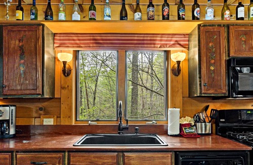 Lake Lure Cabin | The Enchanted -Fire Pit! Mother's Day Getaway