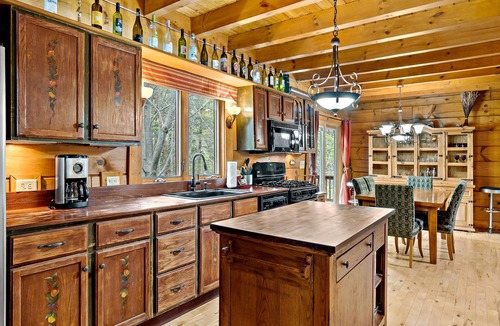 Lake Lure Cabin | The Enchanted -Fire Pit! Mother's Day Getaway