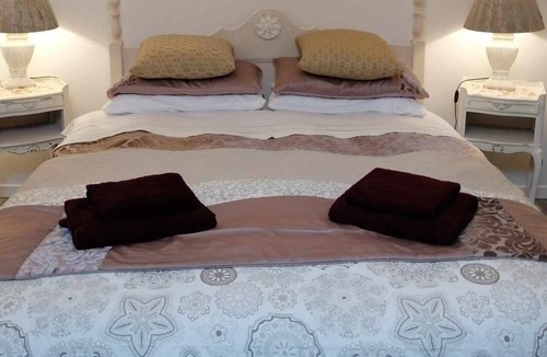 Taize-Maulais Bed & Breakfast | The Enchanted Bedroom, private bathroom with kitchen facilities available