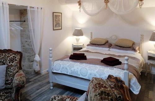 Taize-Maulais Bed & Breakfast | The Enchanted Bedroom, private bathroom with kitchen facilities available