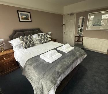 Whitby Hotel | The Endeavour