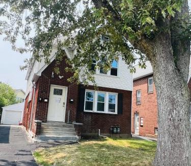 North Buffalo Apartment | The Englewood BNB Relaxed