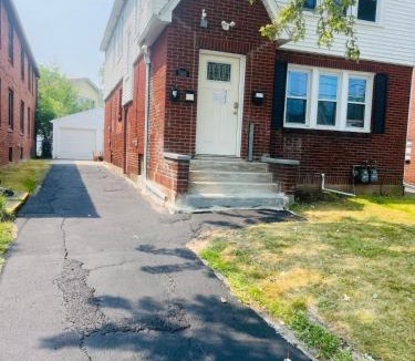 North Buffalo Apartment | The Englewood BNB Relaxed