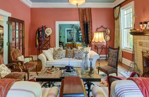 Waxahachie Bed & Breakfast | The English Merchant's Inn