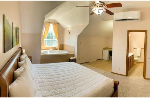 Ponce De Leon Bed & Breakfast | The Entire Hummingbird Inn - 11 private suites