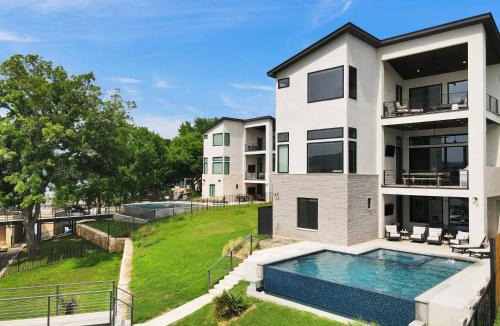 Burnet House | The Escape at 212 with Concierge Services