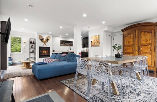 Lac Beauport House | The Escape - At the Water's'Edge