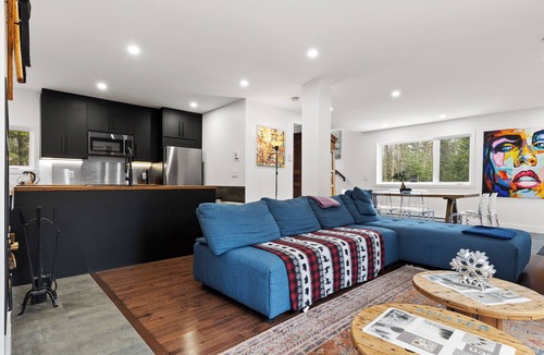 Lac Beauport House | The Escape - At the Water's'Edge