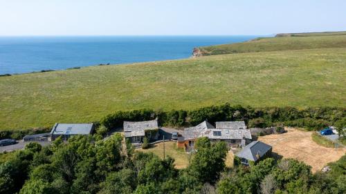 Saint Gennys Apartment | The Escape