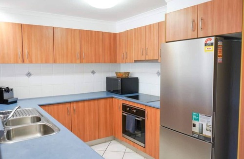 Belgian Gardens Apartment | The Esplanade-Amazing 3 bed, 2 Bath, Pool