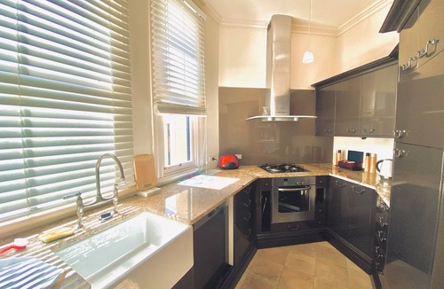 Devonport Hotel | The Esplanade Hotel