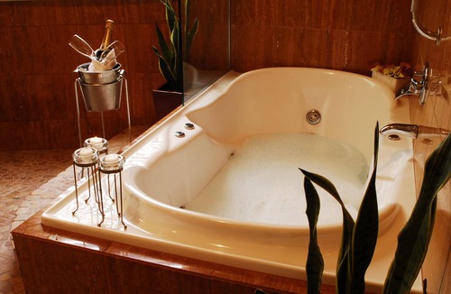 Devonport Hotel | The Esplanade Hotel