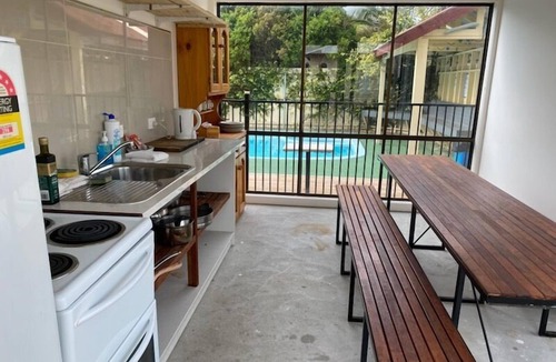 Lakes Entrance Hotel | The Esplanade Motel