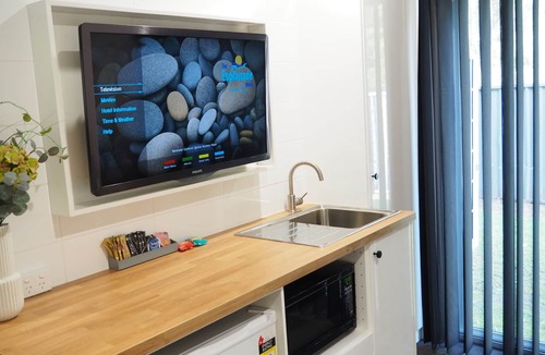 Warners Bay Hotel | The Esplanade Motel